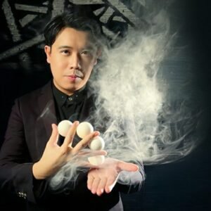 Ultra Smoke by Bond Lee, Wenzi and MS Magic
